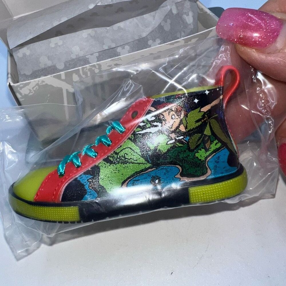 Disney Lacers Peter Pan Captain Hook Shoe Vinyl Collectible Artist Series 2